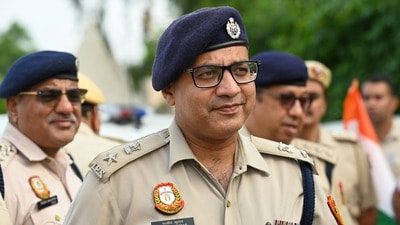 দিল্লিতে ‘রিজার্ভেশন হটাও আন্দোলন’-এর প্রস্তুতি, এনওসি পুলিশের (Photo by Sunil Ghosh / Hindustan Times) দিল্লিতে ‘রিজার্ভেশন হটাও আন্দোলন’-এর প্রস্তুতি, এনওসি পুলিশের (Photo by Sunil Ghosh / Hindustan Times)