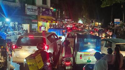 A traffic jam on Meerabai Marg in Lucknow on Friday evening after heavy rain. (HT Photo) A traffic jam on Meerabai Marg in Lucknow on Friday evening after heavy rain. (HT Photo)