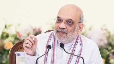 উত্তরবঙ্গ সফরের দ্বিতীয় দিনে শিলিগুড়িতে এসএসবি ফ্রন্টিয়ার হেডকোয়ার্টারের বিশেষ কর্মসূচিতে যোগ দিলেন কেন্দ্রীয় স্বরাষ্ট্রমন্ত্রী অমিত শাহ। (@AmitShah) উত্তরবঙ্গ সফরের দ্বিতীয় দিনে শিলিগুড়িতে এসএসবি ফ্রন্টিয়ার হেডকোয়ার্টারের বিশেষ কর্মসূচিতে যোগ দিলেন কেন্দ্রীয় স্বরাষ্ট্রমন্ত্রী অমিত শাহ। (@AmitShah)