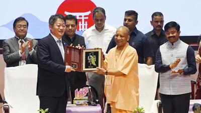 Chief minister Yogi Adityanath presents memento to Kotaro Nagasaki, governor of Japan’s Yamanashi Prefecture, during the UP-Japan Investment Meet 2026, in Lucknow on Friday. (Deepak Gupta/HT Photo)