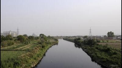 GDA officials said the board cleared a funding pattern for the proposed six-kilometre, six-lane river Hindon embankment road near Raj Nagar Extension. GDA officials said the board cleared a funding pattern for the proposed six-kilometre, six-lane river Hindon embankment road near Raj Nagar Extension.