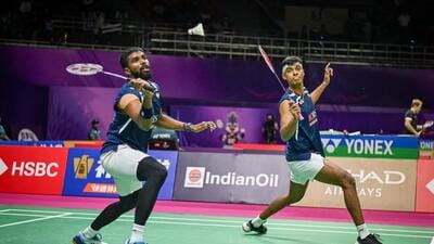 India’s Satwiksairaj Rankireddy and Chirag Shetty compete against Malaysia’s Junaidi Arif and Yap Roy King during their men’s doubles quarter-final match at the BWF World Championships 2026 in New Delhi. (Hindustan Times) India’s Satwiksairaj Rankireddy and Chirag Shetty compete against Malaysia’s Junaidi Arif and Yap Roy King during their men’s doubles quarter-final match at the BWF World Championships 2026 in New Delhi. (Hindustan Times)