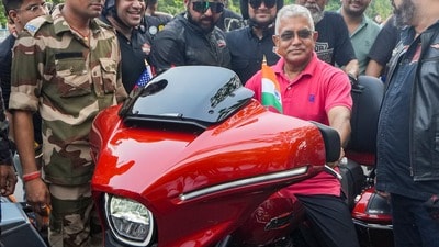 যাদবপুর নিয়ে দিলীপের বক্তব্য, দেশবিরোধী কোনও কাজ মেনে নেওয়া হবে না। (PTI) যাদবপুর নিয়ে দিলীপের বক্তব্য, দেশবিরোধী কোনও কাজ মেনে নেওয়া হবে না। (PTI)