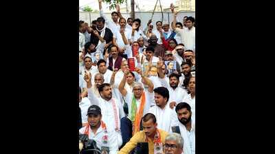 UP Congress workers led by Rajendra Pal Gautam (AICC in-charge for UP Congress) and Dr. Anil Jaihind (president of the Backward Classes Department)—staged a sit-in at the State Congress headquarters in front of the statue of Mahatma Gandhi in Lucknow on Friday. (HT Photo) UP Congress workers led by Rajendra Pal Gautam (AICC in-charge for UP Congress) and Dr. Anil Jaihind (president of the Backward Classes Department)—staged a sit-in at the State Congress headquarters in front of the statue of Mahatma Gandhi in Lucknow on Friday. (HT Photo)