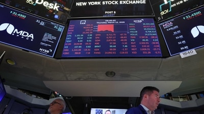 US stocks fall this week as rising Treasury yields, US debt worries, inflation and Iran tensions weigh on the S&P 500, Nasdaq and Dow Jones. (Getty Images via AFP)