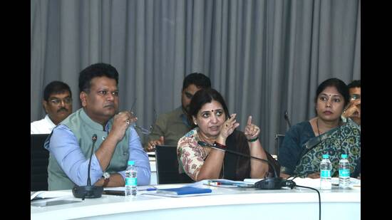 At a review meeting, Misal stressed the need to resolve land acquisition, funding and statutory approvals for the infrastructure projects so that delays do not hold up implementation. (HT)