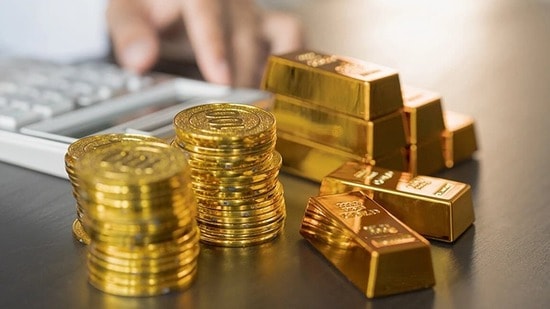 Gold Price: రూ. 1.60 లక్షల వైపు పసిడి పరుగులు.. రూ. 2.45 లక్షల వద్ద వెండి