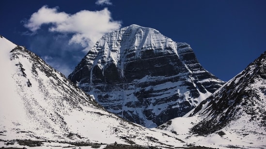 Why is Mount Kailash called the Greatest Mystical Library, according to Sadhguru?