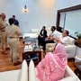 ছরার গুলিতে আক্রান্তকে নিয়ে থানায় ধর্নায় বসলেন রাহুল গান্ধী(AICC/ANI Photo)