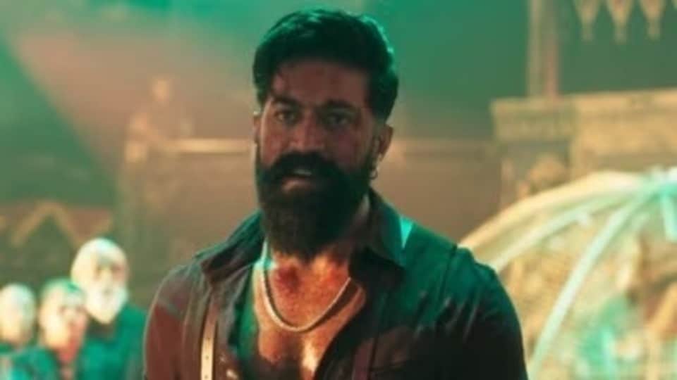 কাটছাঁট ছাড়াই ছাড়পত্র পেল টক্সিক
