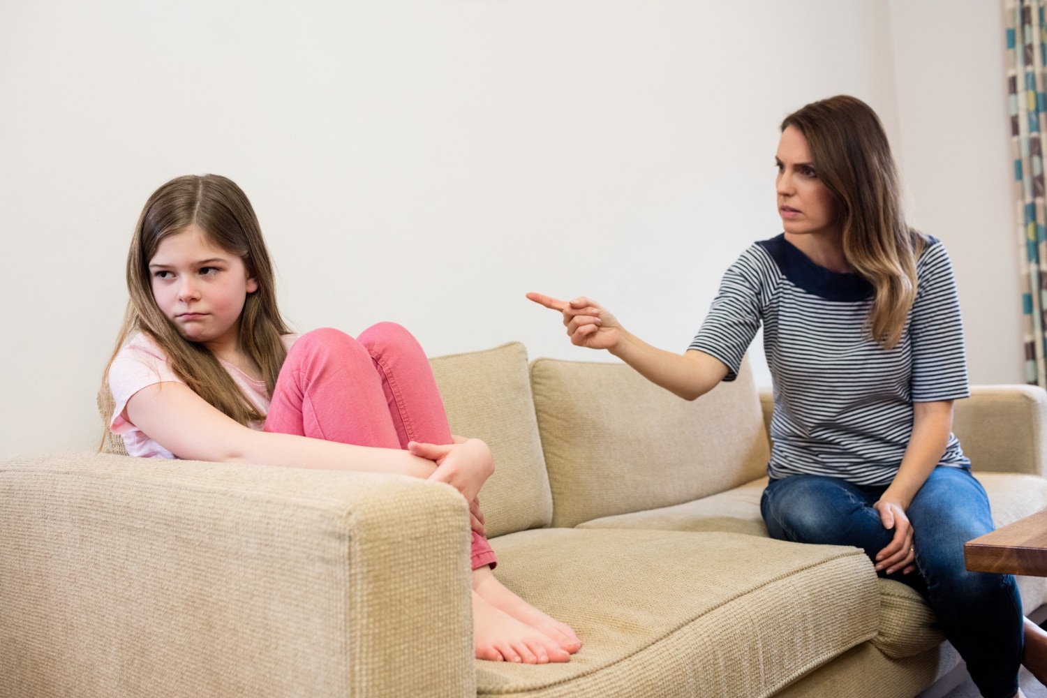 Parents often meddle too much in their children's life, not letting them make any decision indepedently. (Picture credit: Freepik) Parents often meddle too much in their children's life, not letting them make any decision indepedently. (Picture credit: Freepik)