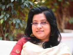 কেক কাটার পরেই পুরোদমে নাচের ক্লাস নিলেন ডোনা
