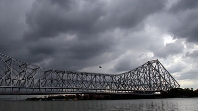 ভাদ্রের ভ্যাপসা গরমের মাঝে কি স্বস্তির বৃষ্টি মিলবে? আবহাওয়ার খবর একনজরে (Saikat Paul) ভাদ্রের ভ্যাপসা গরমের মাঝে কি স্বস্তির বৃষ্টি মিলবে? আবহাওয়ার খবর একনজরে (Saikat Paul)