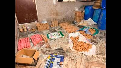 Food safety team collects samples laboratory testing. (HT)