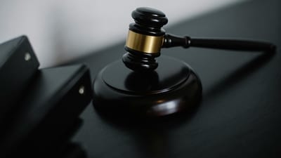 Starr Manufacturing Inc. has taken legal action against Julie Watson for her one-star Google review, alleging defamation and seeking over $25,000. (Representational image/Unsplash)