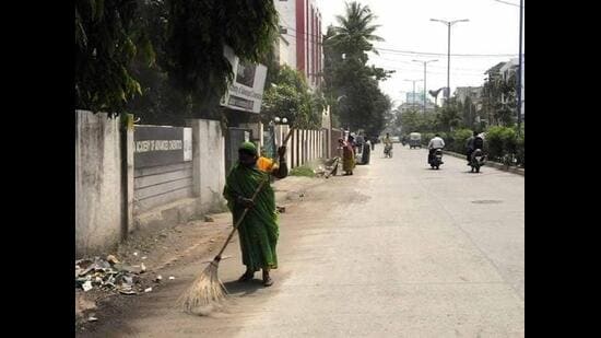 After the meeting, the union accused the BJP government of failing to fulfill its 2014 election manifesto, which promised regular jobs to sanitation workers across the state. (HT File)