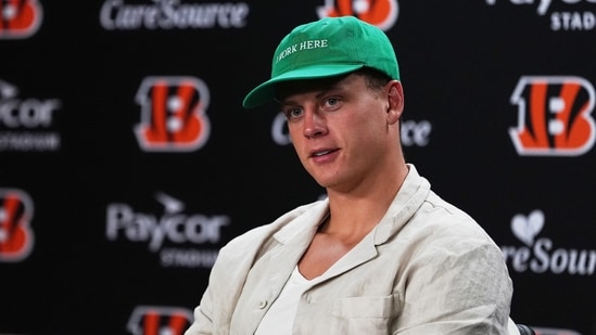 Joe Burrow emphasized the pressure he believes everyone inside Bengals should feel.