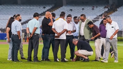 যুবভারতীতে পরিদর্শনে ব্রাজিলের ফুটবল ফেডারেশনের প্রতিনিধিরা। (ফাইল ছবি, সৌজন্যে পিটিআই) যুবভারতীতে পরিদর্শনে ব্রাজিলের ফুটবল ফেডারেশনের প্রতিনিধিরা। (ফাইল ছবি, সৌজন্যে পিটিআই)