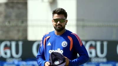 ‘ক্যানসারের সঙ্গে লড়েছি, ছেলেকে ভারতের হয়ে খেলতে..’, আবেগাপ্লুত সারাংশের বাবা(PTI08_23_2026_000014A) *** Local Caption *** (PTI) ‘ক্যানসারের সঙ্গে লড়েছি, ছেলেকে ভারতের হয়ে খেলতে..’, আবেগাপ্লুত সারাংশের বাবা(PTI08_23_2026_000014A) *** Local Caption *** (PTI)