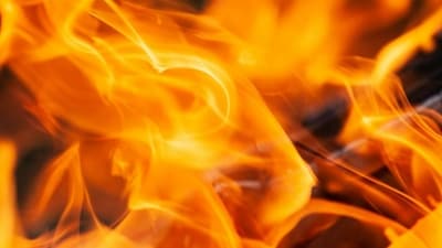 Smoke rises from the Hawk Fire burning near Somersett in northwest Reno (UnSplash) Smoke rises from the Hawk Fire burning near Somersett in northwest Reno (UnSplash)