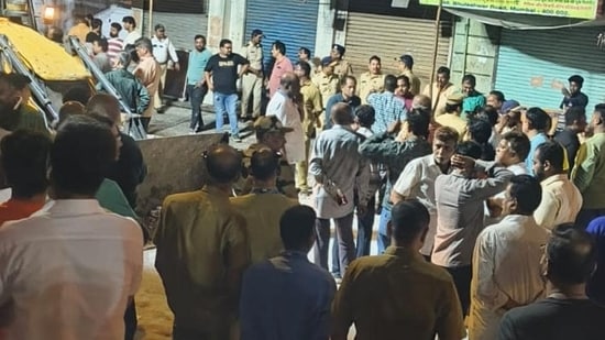 According to VP Road police, the incident took place around 9.50 pm in Jai Ambe Chowk, Bhuleshwar, as the idol was being taken to the mandal. (HT Photo)