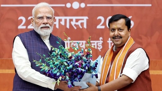 Prime Minister Narendra Modi being feliciated by BJP National President Nitin Nabin during an organisational meeting of the party's newly appointed national office-bearers at the BJP headquarters.