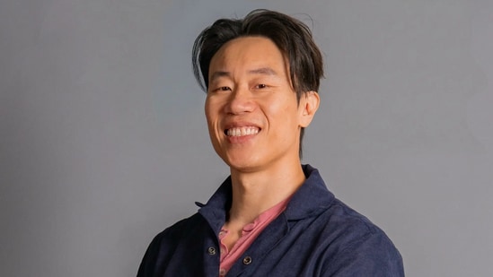 Jason Shen left his <span class='webrupee'>₹</span>2.4 crore Meta job to coach startup founders.
