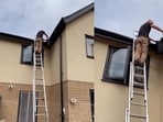An Indian woman in the UK revealed she had paid around  <span class='webrupee'>₹</span>12,000 for a roof drain cleaning that took just 20 minutes.