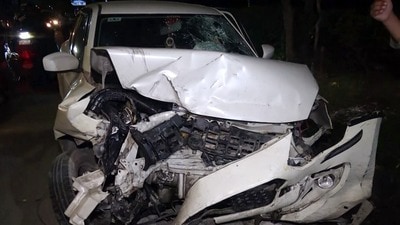 দিল্লিতে ডিভাইডার টপকে ইনোভায় ধাক্কা সুইফটের (ANI Video Grab)