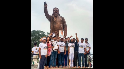 Jharkhand student leader Devendra Nath Mahato takes out the 'Bharti Vyavastha Sudhar Yatra' from Nemra village, the birthplace of former Jharkhand CMShibu Soren, in Ramgarh district, Monday (PTI)