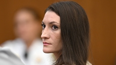Lindsay Clancy looks toward reporters in the courtroom during proceedings in her murder trial, in Plymouth, Massachusetts, U.S., August 20, 2026. Josh Reynolds/Pool via REUTERS (via REUTERS)
