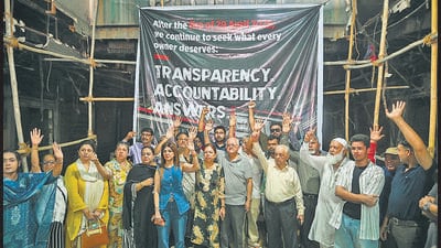 Mumbai, India. Aug 24, 2026 - 200 shop owners at Link Square Mall protested against mall management, demanding the mall's immediate reopening. The mall has remained closed for sixteen months following a fire, and owners are concerned about the future of their businesses. Mumbai, India. Aug 24, 2026. (Photo by Raju Shinde/HT Photo) (Raju Shinde) Mumbai, India. Aug 24, 2026 - 200 shop owners at Link Square Mall protested against mall management, demanding the mall's immediate reopening. The mall has remained closed for sixteen months following a fire, and owners are concerned about the future of their businesses. Mumbai, India. Aug 24, 2026. (Photo by Raju Shinde/HT Photo) (Raju Shinde)