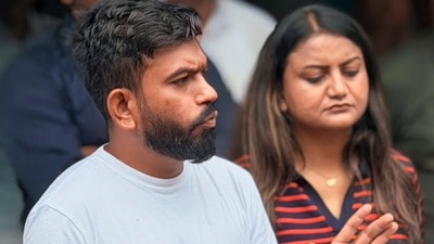 সরকারকে হুঁশিয়ারি দিলেন ককরোচ জনতা পার্টির প্রতিষ্ঠাতা অভিজিৎ দীপকে। (ফাইল ছবি, সৌজন্যে পিটিআই) সরকারকে হুঁশিয়ারি দিলেন ককরোচ জনতা পার্টির প্রতিষ্ঠাতা অভিজিৎ দীপকে। (ফাইল ছবি, সৌজন্যে পিটিআই)
