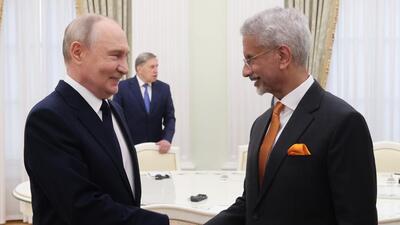 Russian President Vladimir Putin, left, and Indian external affairs minister S Jaishankar shake hands during their meeting at the Senate Palace of the Kremlin in Moscow, Monday, Aug. 24, 2026. (AP/PTI) (Sergei Karpukhin/Pool Sputnik Kr)