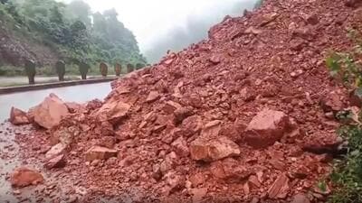 The landslide occurred at Barabanka Ghat on National Highway-520 under Rugudi police station limits after soil and debris slid down a hill. (HT Photo)