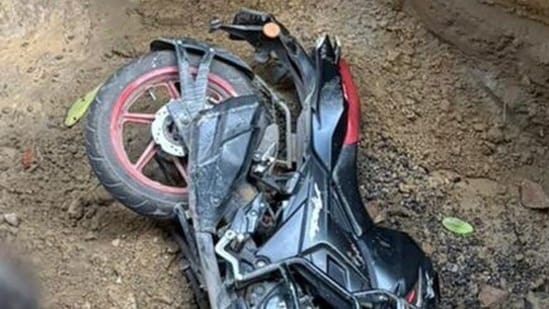 a 19-year-old man was killed, and his 22-year-old friend was injured after the motorcycle they were riding was hit by an unknown truck at Indraprastha (IP) flyover near the ITO in central Delhi on Sunday morning.(Representative)