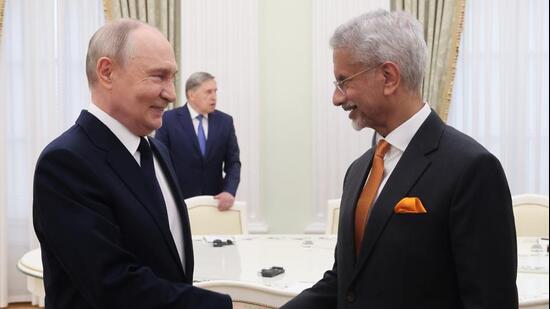 Russian President Vladimir Putin, left, and Indian external affairs minister S Jaishankar shake hands during their meeting at the Senate Palace of the Kremlin in Moscow, Monday, Aug. 24, 2026. (AP/PTI) (Sergei Karpukhin/Pool Sputnik Kr)
