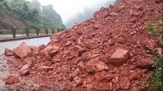 The landslide occurred at Barabanka Ghat on National Highway-520 under Rugudi police station limits after soil and debris slid down a hill. (HT Photo)