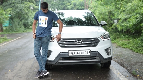 A white number plate signifies a privately owned non-commercial vehicle. (Pexel)