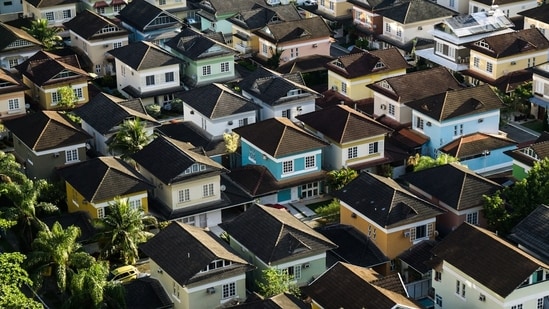 Mortgage rates rise again, with 30-year rates at 6.73%, 15-year rates at 5.87% and jumbo rates at 6.80%. (Unsplash/Representative image) (Unsplash)