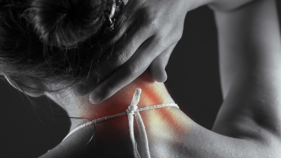 How to tell muscle strain from a spinal problem?