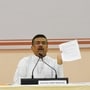 পুলিশ নিরপেক্ষ বলেই মমতা বন্দ্যোপাধ্যায় এবং অভিষেক বন্দ্যোপাধ্যায় আপাতত বাইরে আছেন বলে দাবি করলেন পশ্চিমবঙ্গের মুখ্যমন্ত্রী শুভেন্দু অধিকারী।