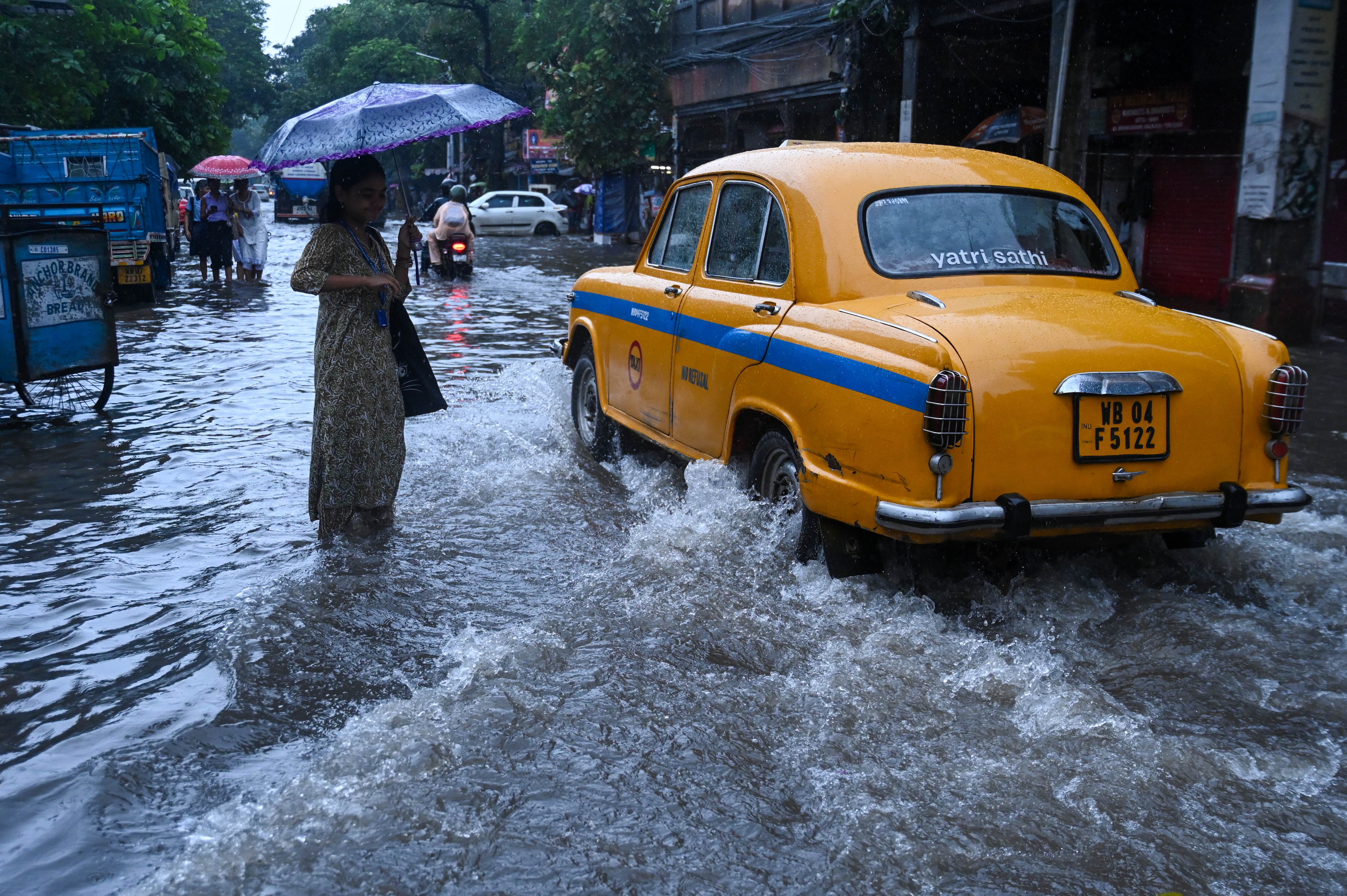 Commercial vehicles have yellow registration plates. (Samir Jana/ Hindustan Times) Commercial vehicles have yellow registration plates. (Samir Jana/ Hindustan Times)