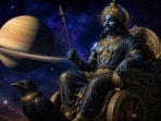 <p>2026 సంవత్సరంలో శని తన రాశిలో ఎలాంటి మార్పు చేయదు. కానీ శని సంచారం, స్థానంలో అనేక మార్పులు కనిపించవచ్చు. ఈ కాలంలో శనిదేవుడు రేవతి నక్షత్రంలో సంచరిస్తూ, అక్టోబర్ 9న ఉత్తరా భాద్రపద నక్షత్రంలోకి ప్రవేశిస్తాడు. ఈ రోజున శని తన నక్షత్ర పాదాన్ని మార్చుకుంటాడు. అక్టోబర్ 9న శని ఉత్తరా భాద్రపద నక్షత్రం నాల్గవ పాదంలోకి ప్రవేశిస్తాడు. ఈ సమయంలో శని మీనరాశిలో వక్ర సంచారం చేస్తున్నాడు. 138 రోజుల వక్ర సంచారం తర్వాత, శని 2026 డిసెంబర్ 11న ప్రత్యక్ష సంచారాన్ని ప్రారంభిస్తాడు. ఈ కాలంలో శని వక్ర సంచారం ముగుస్తుంది. ఈ విధంగా 2026 చివరి నాలుగు నెలల్లో శని తన సంచారాన్ని, నక్షత్రాన్ని చాలాసార్లు మార్చుకుంటుంది. చివరి నాలుగు నెలల్లో ఇది మూడు రాశులపై గొప్ప అనుగ్రహాన్ని చూపుతుంది.</p>