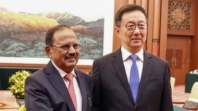 চিনা ভাইস প্রেসিডেন্টের সঙ্গে বৈঠক অজিত ডোভালের (@EOIBeijing X) চিনা ভাইস প্রেসিডেন্টের সঙ্গে বৈঠক অজিত ডোভালের (@EOIBeijing X)