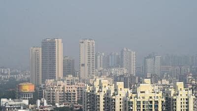 RK Sharma, senior manager (health) at the Noida authority, said: “Fogging is scheduled every 10 days across all sectors of Noida. We will look into this matter.” (HT Archive)