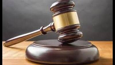 The HC had earlier taken cognizance of the mushrooming of illegal chambers on public land around the Lucknow district court (For Representation) The HC had earlier taken cognizance of the mushrooming of illegal chambers on public land around the Lucknow district court (For Representation)