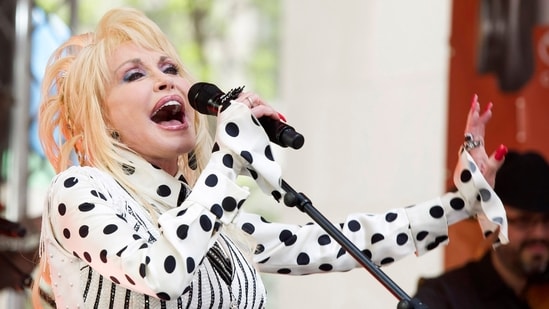 Dolly Parton performs on NBC's "Today" show in New York on May 13, 2014.(AP Photo/Charles Sykes)