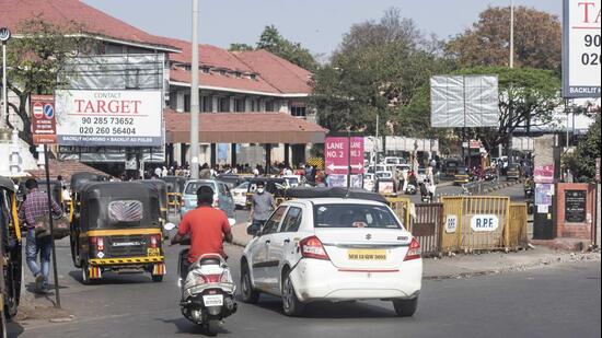 Pune’s long-familiar MH-12 vehicle registration identity is set to give way to MH-61 for new vehicle registrations, following a formal order issued by the Regional Transport Office (RTO) on Tuesday. ((PIC FOR REPRESENTATION))