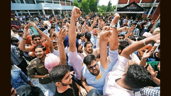 Students campaigning during the students council election at UIET South Campus, Sector 25 in Chandigarh on Tuesday. (Keshav Singh/HT)